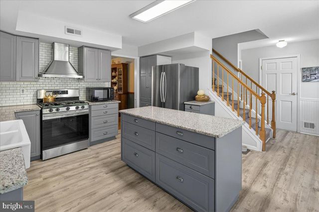 33 KLEIN DR, Bordentown, NJ 08620