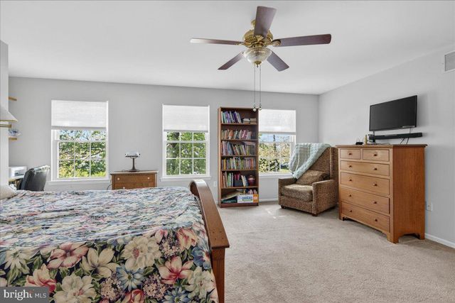 33 KLEIN DR, Bordentown, NJ 08620