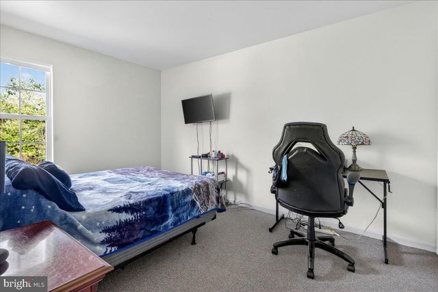 33 KLEIN DR, Bordentown, NJ 08620