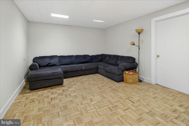 33 KLEIN DR, Bordentown, NJ 08620