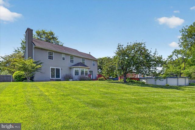 33 KLEIN DR, Bordentown, NJ 08620