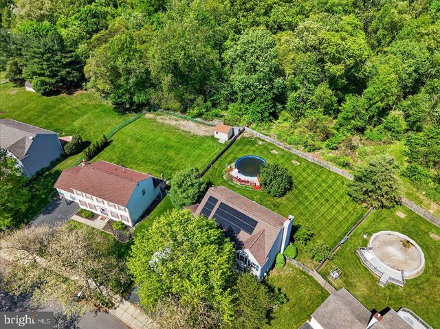 33 KLEIN DR, Bordentown, NJ 08620