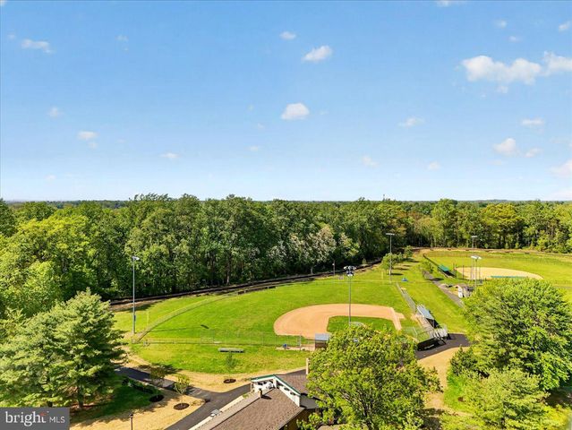 33 KLEIN DR, Bordentown, NJ 08620