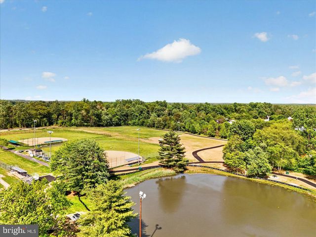 33 KLEIN DR, Bordentown, NJ 08620