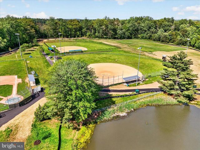 33 KLEIN DR, Bordentown, NJ 08620
