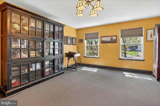 33 KLEIN DR, Bordentown, NJ 08620