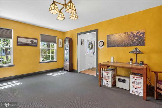 33 KLEIN DR, Bordentown, NJ 08620