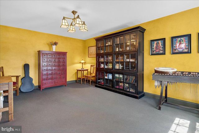 33 KLEIN DR, Bordentown, NJ 08620