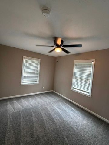 2713 Hanger Avenue, Fort Worth, TX 76105