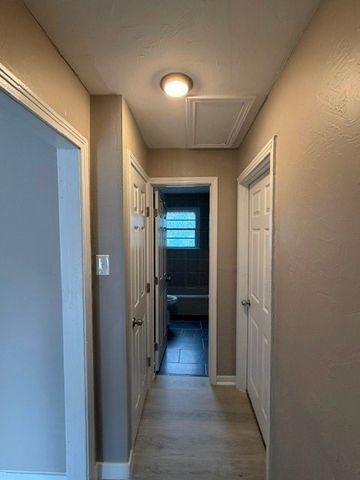 2713 Hanger Avenue, Fort Worth, TX 76105