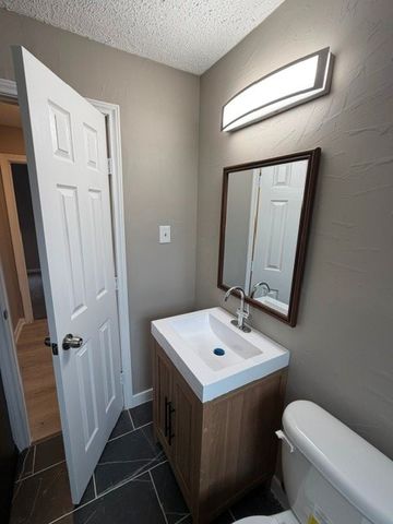 2713 Hanger Avenue, Fort Worth, TX 76105