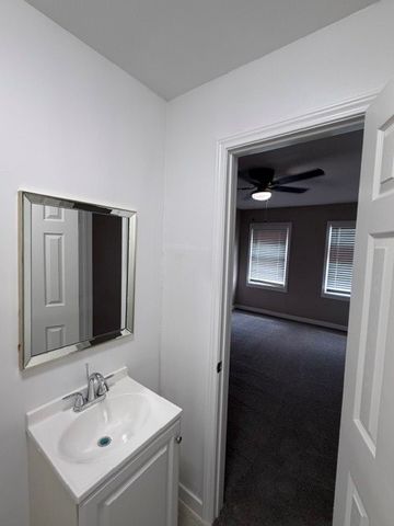 2713 Hanger Avenue, Fort Worth, TX 76105