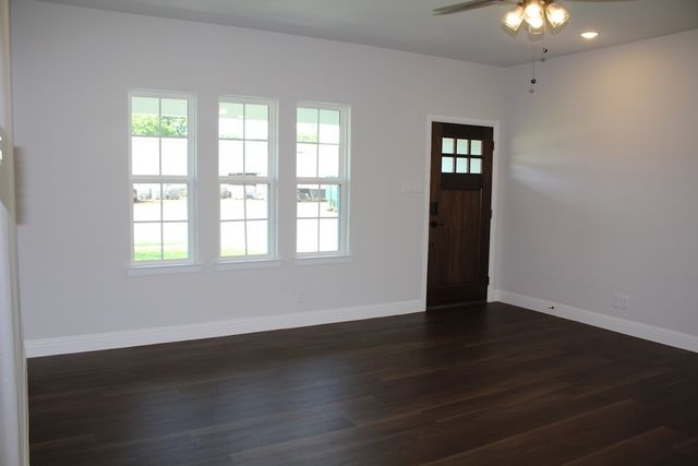 202 Walnut Street, Whitesboro, TX 76273