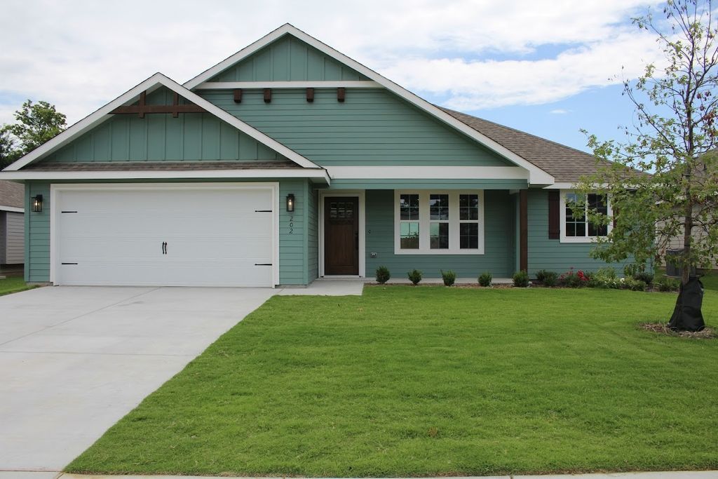 202 Walnut Street, Whitesboro, TX 76273