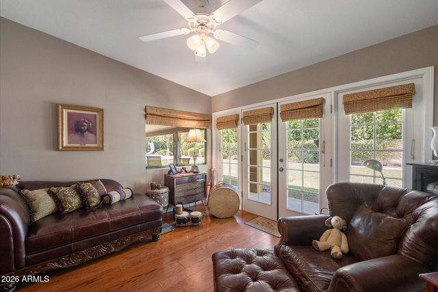 84 E BUENA VISTA Drive, Tempe, AZ 85284