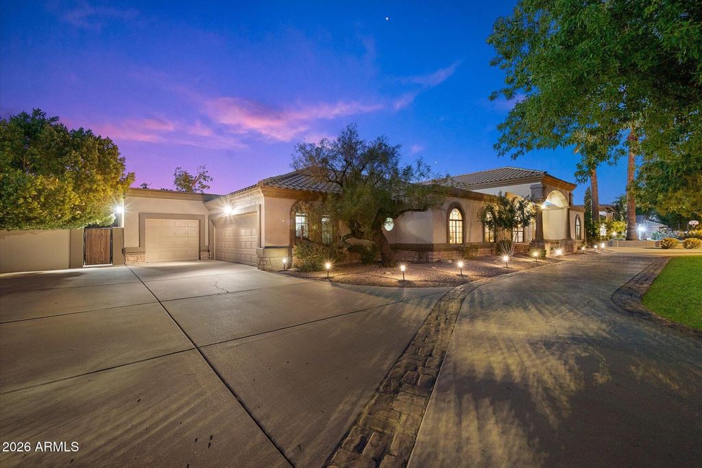 84 E BUENA VISTA Drive, Tempe, AZ 85284 — photo 3