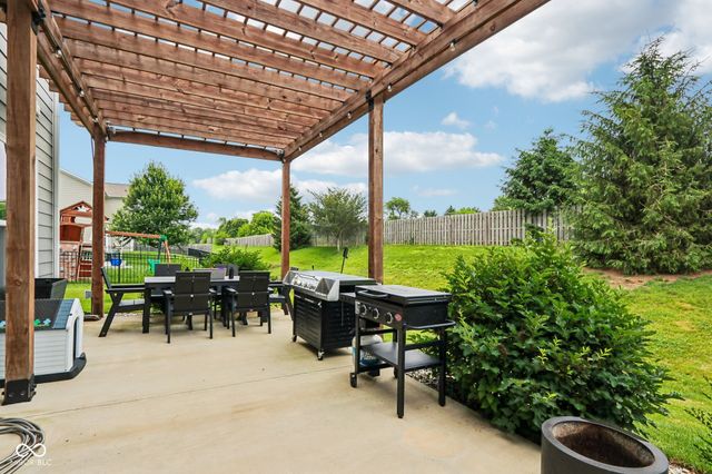 10137 Pepper Tree Lane, Noblesville, IN 46060