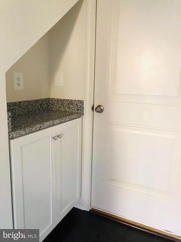 124 TOLOCKA TER NE, Leesburg, VA 20176