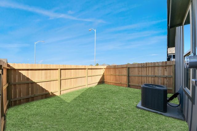 407 Legacy Point A, Sealy, TX 77474