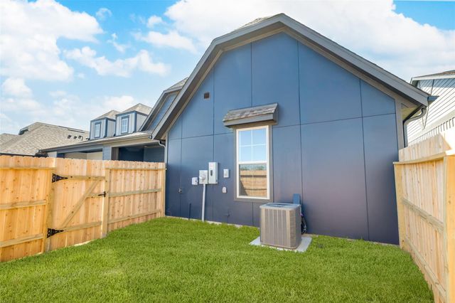 407 Legacy Point A, Sealy, TX 77474