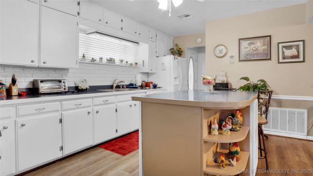 912 Maxwell NW, Ardmore, OK 73401