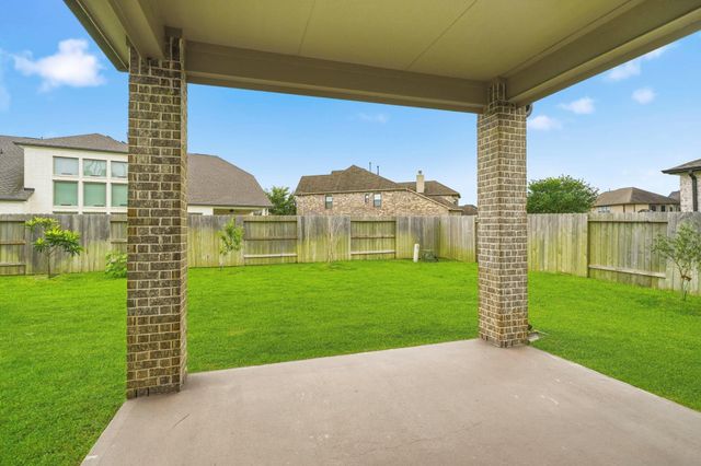 1911 Sapphire Pines Lane, Richmond, TX 77469
