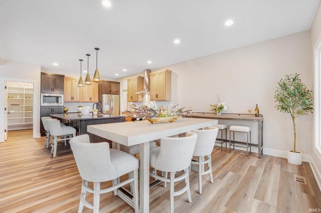 2088 Seward Lake Pass, Fort Wayne, IN 46814