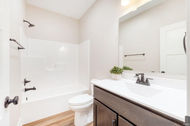 2088 Seward Lake Pass, Fort Wayne, IN 46814