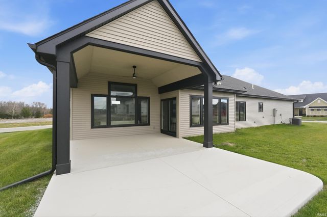 2088 Seward Lake Pass, Fort Wayne, IN 46814