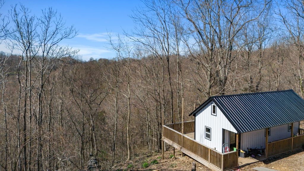 1480 Gravel Hill Rd, Bethpage, TN 37022