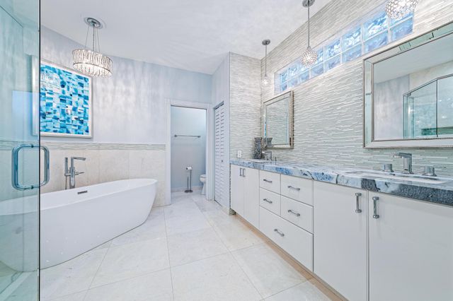 123 Augusta Court, Jupiter, FL 33458