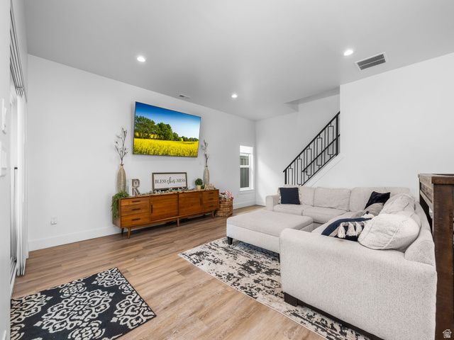 584 W 620 N, Centerville, UT 84014