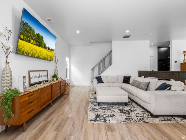 584 W 620 N, Centerville, UT 84014