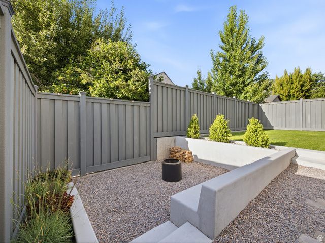 584 W 620 N, Centerville, UT 84014