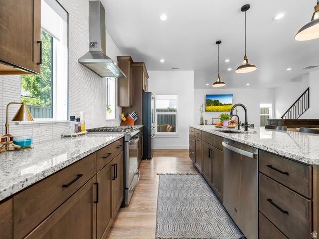 584 W 620 N, Centerville, UT 84014