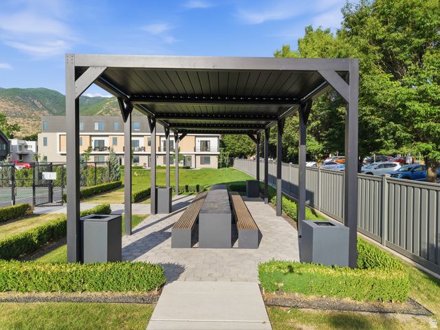 584 W 620 N, Centerville, UT 84014