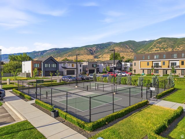 584 W 620 N, Centerville, UT 84014