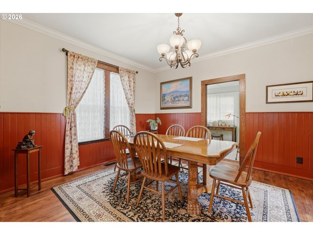 2113 16TH Ave, Forest Grove, OR 97116