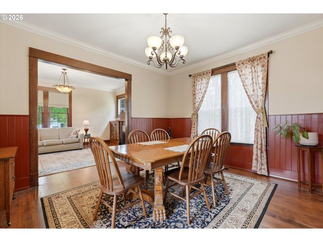 2113 16TH Ave, Forest Grove, OR 97116