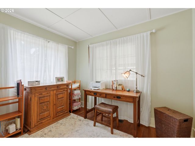 2113 16TH Ave, Forest Grove, OR 97116