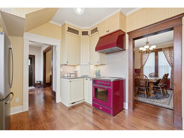 2113 16TH Ave, Forest Grove, OR 97116
