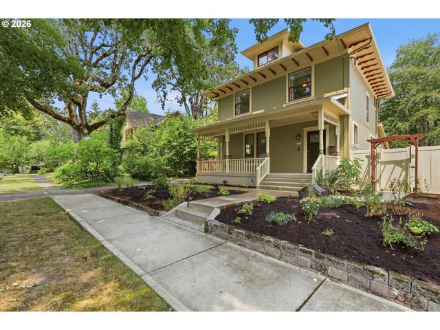 2113 16TH Ave, Forest Grove, OR 97116