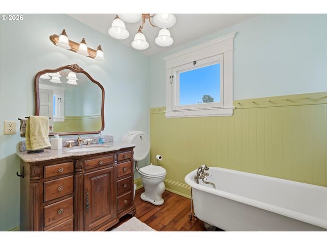 2113 16TH Ave, Forest Grove, OR 97116