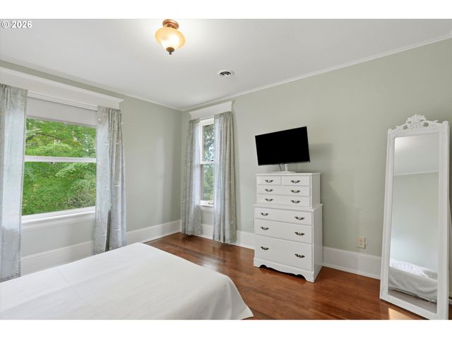 2113 16TH Ave, Forest Grove, OR 97116