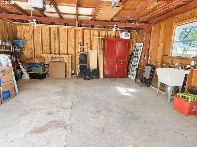 2113 16TH Ave, Forest Grove, OR 97116
