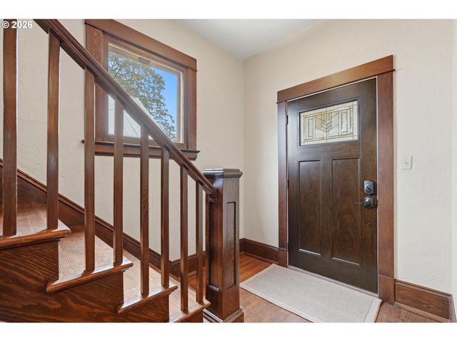 2113 16TH Ave, Forest Grove, OR 97116