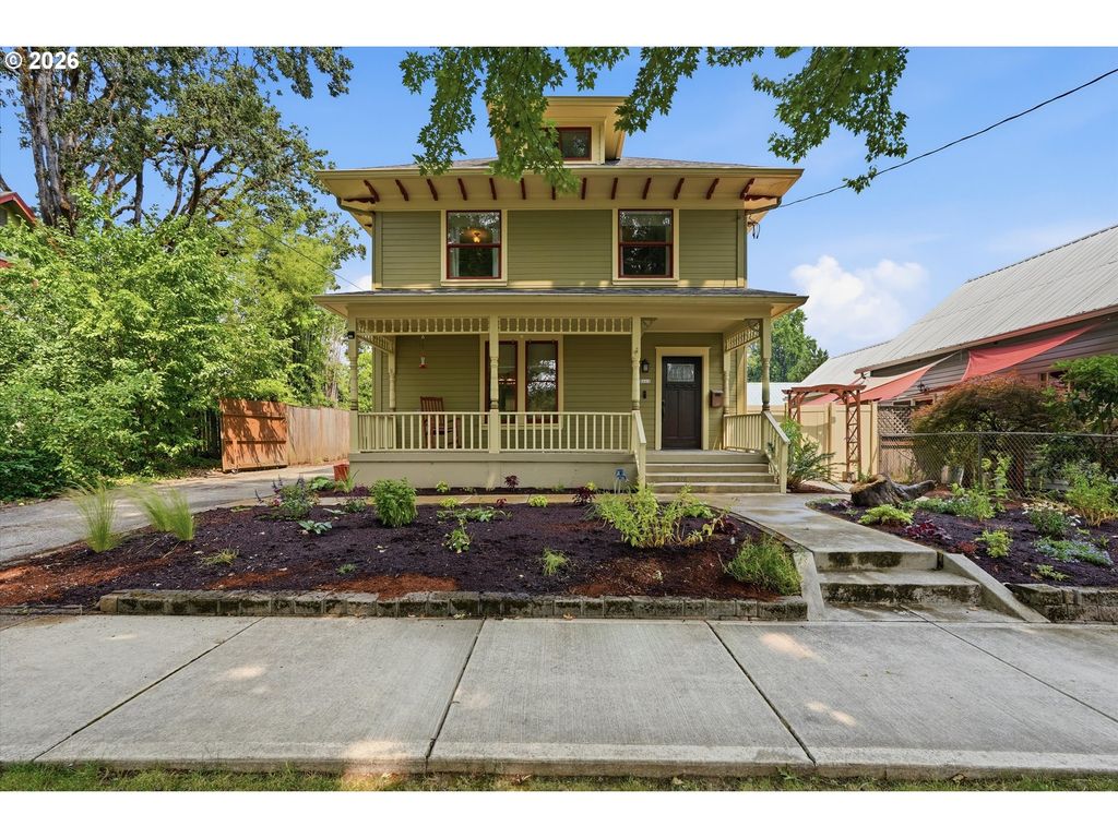 2113 16TH Ave, Forest Grove, OR 97116