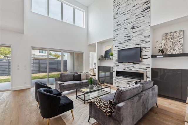 4711 Cowan Avenue, Dallas, TX 75209