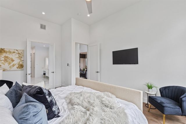 4711 Cowan Avenue, Dallas, TX 75209