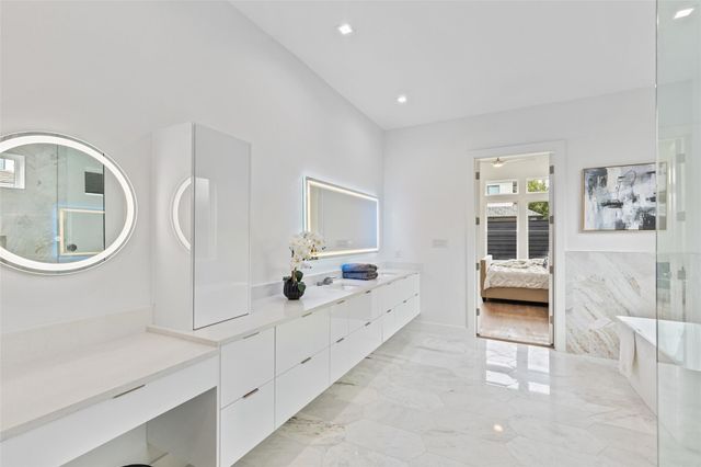 4711 Cowan Avenue, Dallas, TX 75209